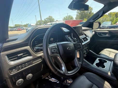 Used 2024 Chevrolet Tahoe Z71 w/ Luxury Package AWD/4WD image 16
