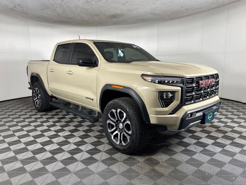Certified 2023 GMC Canyon AT4 w/ AT4 Premium Package AWD/4WD image 3