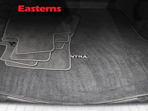 Used 2022 Nissan Sentra SR w/ SR Premium Package FWD image 9