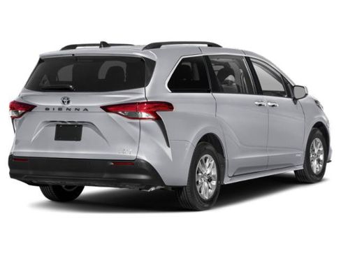 Used 2021 Toyota Sienna XLE w/ XLE Plus Package AWD/4WD image 3
