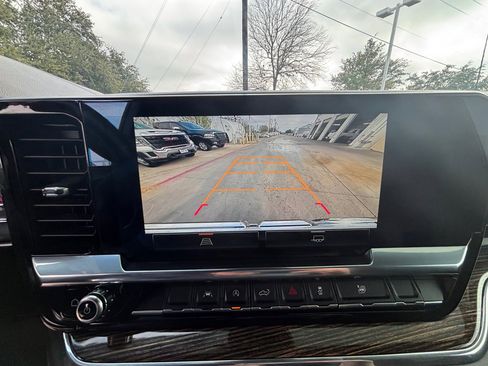 Used 2024 GMC Sierra 1500 Elevation w/ LPO, Elevation Black Package image 9