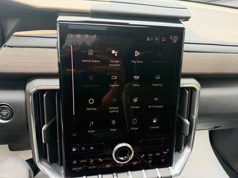 Used 2024 GMC Acadia Denali FWD image 33