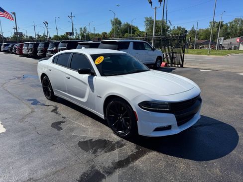 Used 2017 Dodge Charger R/T w/ Blacktop Package RWD image 3