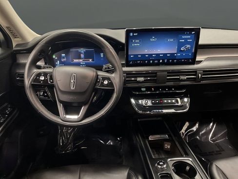 Used 2023 Lincoln Corsair AWD w/ Equipment Group 101A image 5