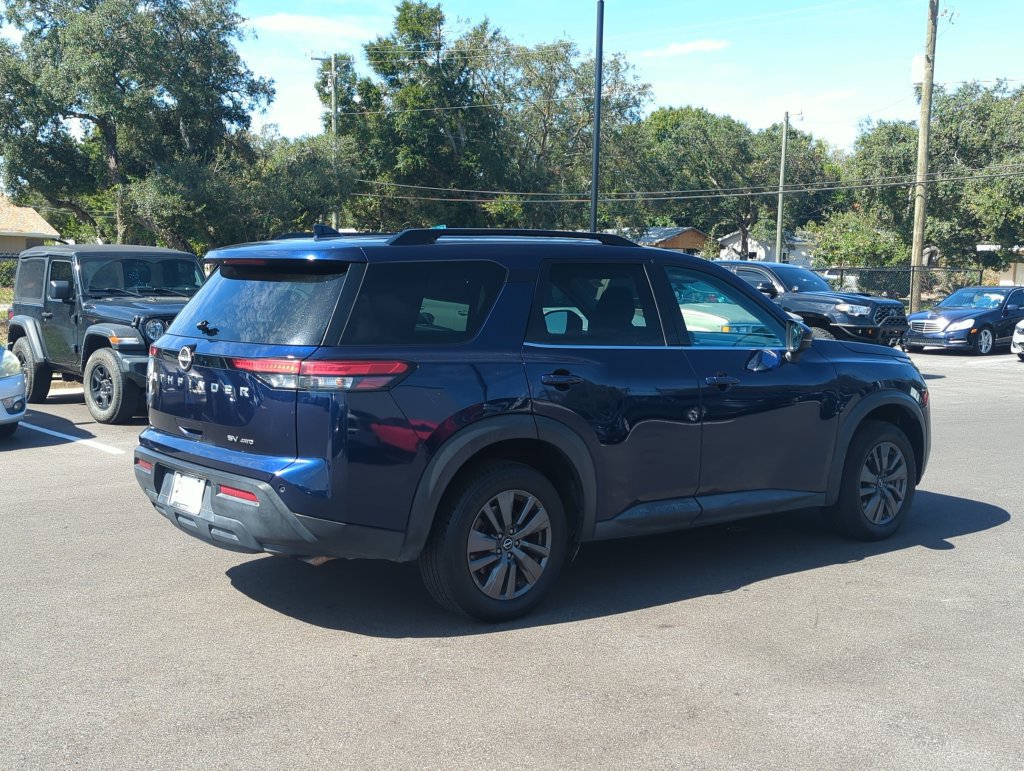 Used 2022 Nissan Pathfinder SV AWD/4WD image 7