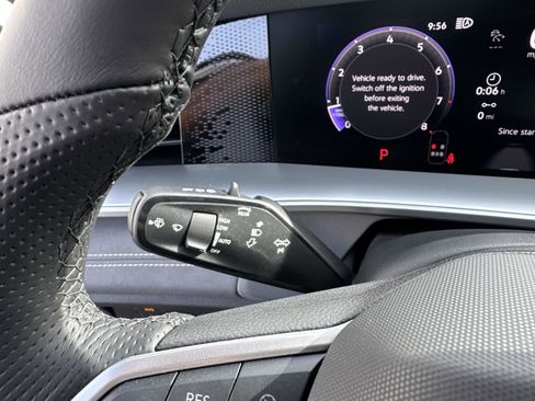 New 2026 Volkswagen Tiguan SE R-Line FWD image 24