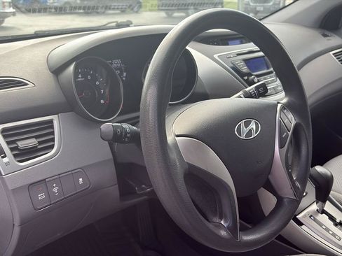 Used 2013 Hyundai Elantra GLS FWD image 7
