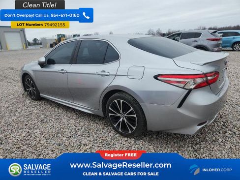 Used 2018 Toyota Camry SE image 3