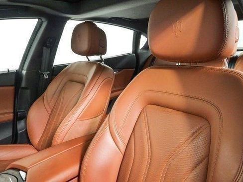 Used 2023 Maserati Quattroporte GT RWD image 3