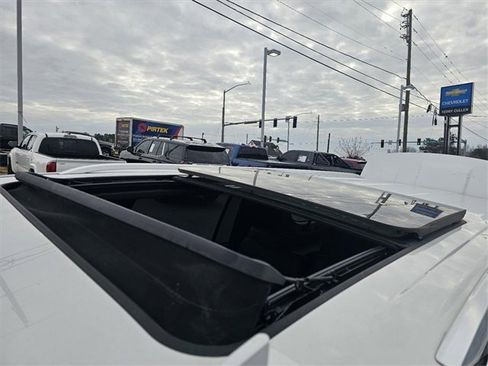 Used 2022 Chevrolet Suburban High Country image 24