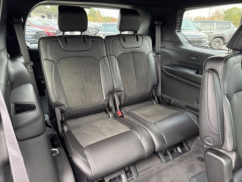 New 2025 Jeep Grand Cherokee L Altitude image 18