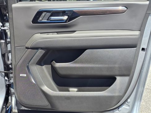 New 2026 Chevrolet Suburban Premier w/ Sun And Tow Package AWD/4WD image 38