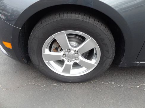 Used 2013 Chevrolet Cruze LT image 31