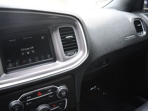 Used 2022 Dodge Charger SXT w/ Leather Interior Group image 29