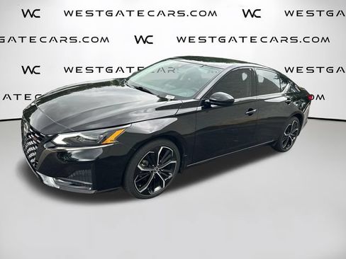 Used 2023 Nissan Altima 2.5 SR FWD image 1