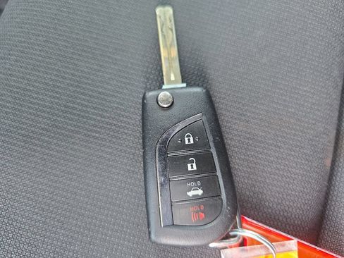 Used 2024 Toyota Corolla LE FWD image 31