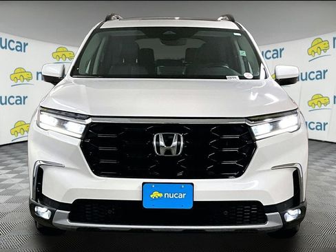 Used 2024 Honda Pilot Touring image 2