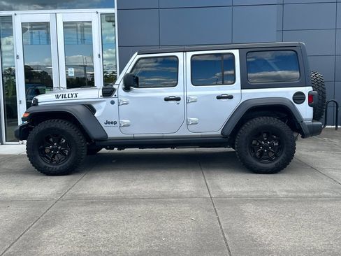 Used 2023 Jeep Wrangler Unlimited AWD/4WD image 6