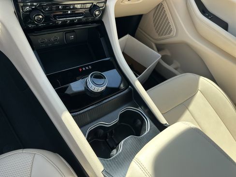 Used 2024 Jeep Grand Cherokee L Limited w/ Luxury Tech Group II image 35