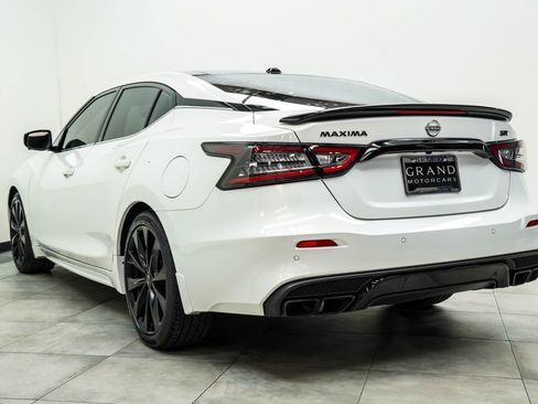 Used 2023 Nissan Maxima SR w/ Sport Mat Group FWD image 11