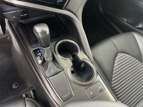 Used 2024 Toyota Camry SE image 20