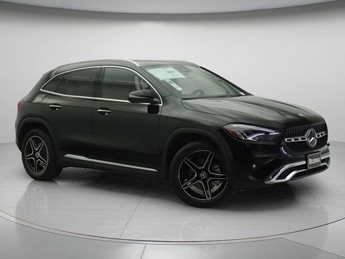New 2026 Mercedes-Benz GLA 250 4MATIC image 1
