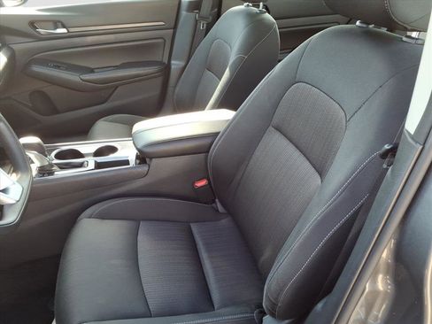 Used 2024 Nissan Altima 2.5 SV image 12