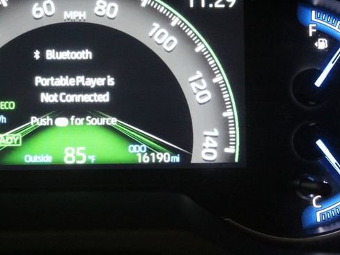 Used 2025 Toyota RAV4 LE AWD/4WD image 8