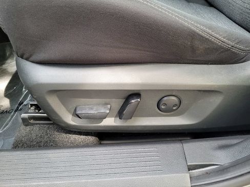 Used 2023 Nissan Rogue SV FWD image 13