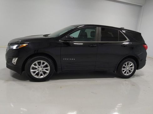 Used 2021 Chevrolet Equinox LT FWD image 2