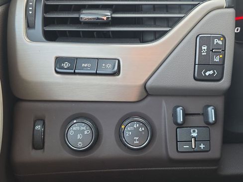 Used 2015 GMC Yukon Denali w/ Touring Package image 10