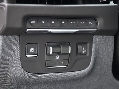 Used 2026 Cadillac Escalade Platinum Sport image 17