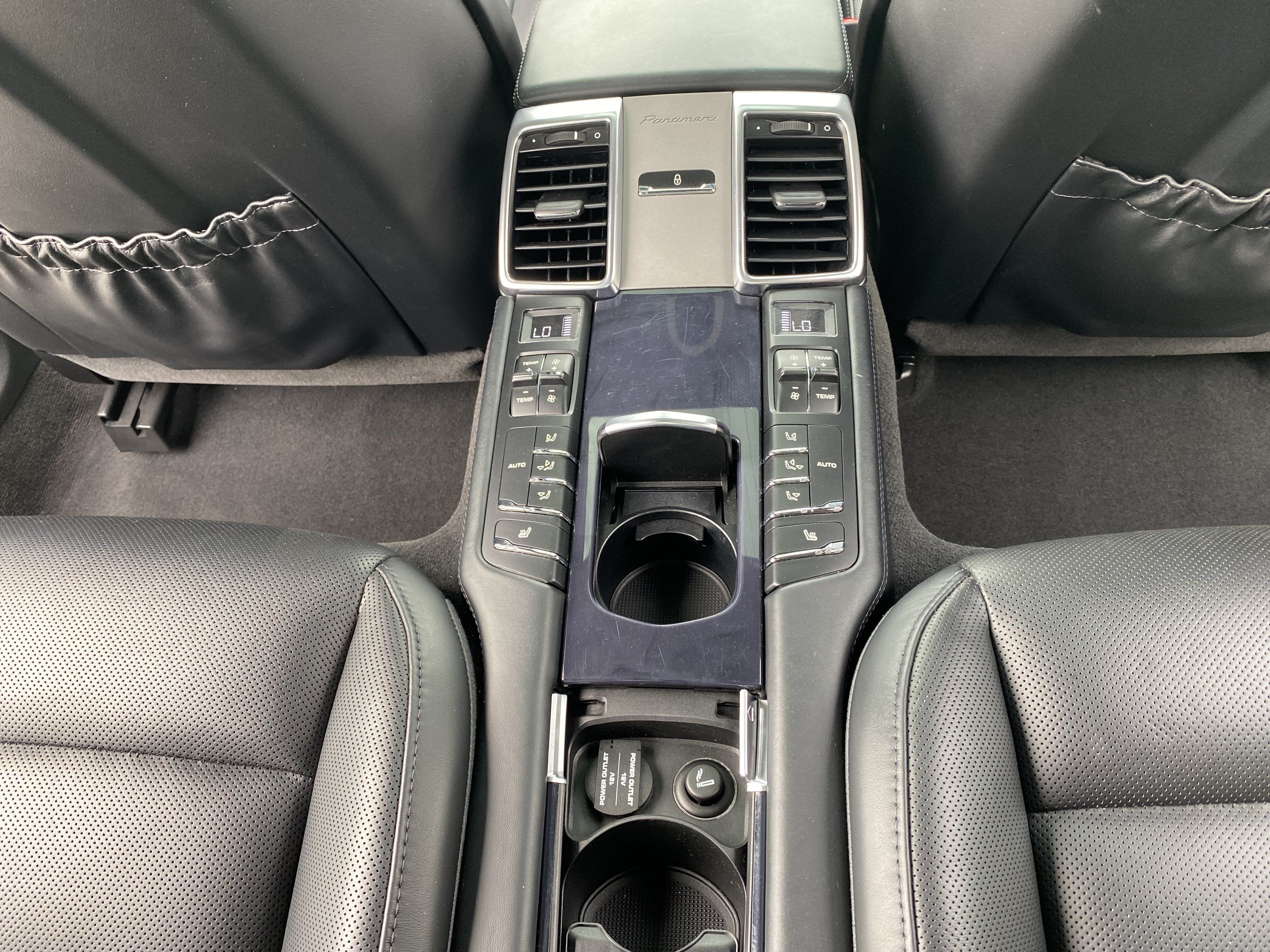Used 2015 Porsche Panamera 4 AWD/4WD image 21