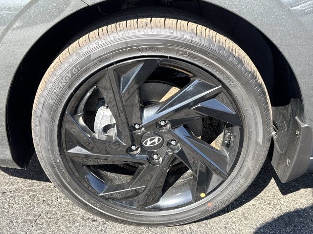 New 2026 Hyundai Elantra SEL FWD image 17