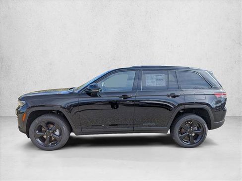New 2025 Jeep Grand Cherokee Limited w/ Luxury Tech Group II image 9