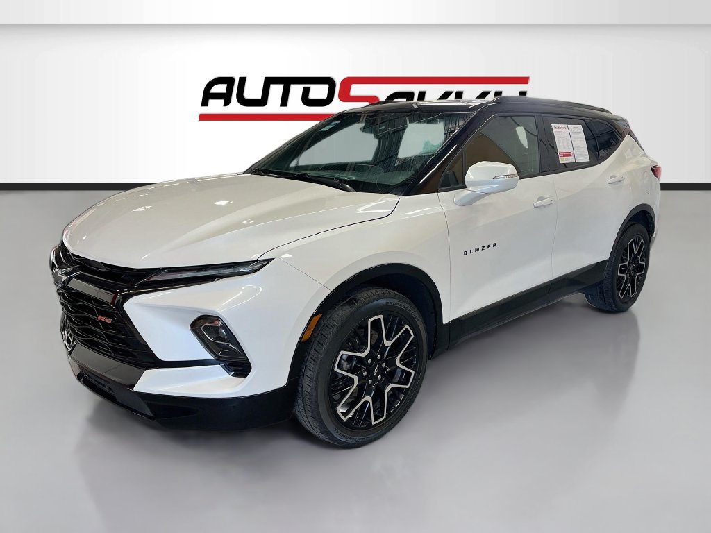 Used 2023 Chevrolet Blazer RS FWD image 3