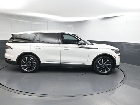 Used 2022 Lincoln Aviator Reserve w/ Equipment Group 201A image 26