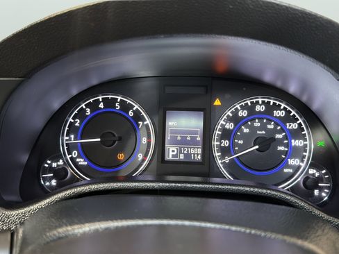 Used 2011 INFINITI G37 Journey RWD image 29