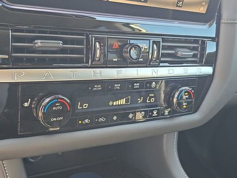 New 2026 Nissan Pathfinder SL image 26