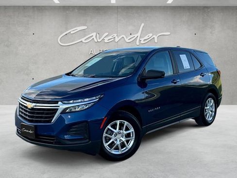 Used 2022 Chevrolet Equinox LS w/ LS Convenience Package FWD image 1