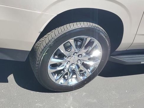 Certified 2021 Chevrolet Suburban Premier AWD/4WD image 5