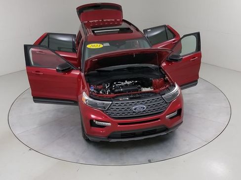 Certified 2023 Ford Explorer XLT w/ Equipment Group 202A AWD/4WD image 47
