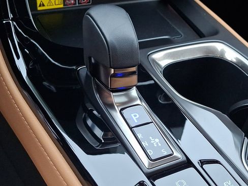 Used 2026 Lexus NX 350h AWD w/ Accessory Package (2T) image 16