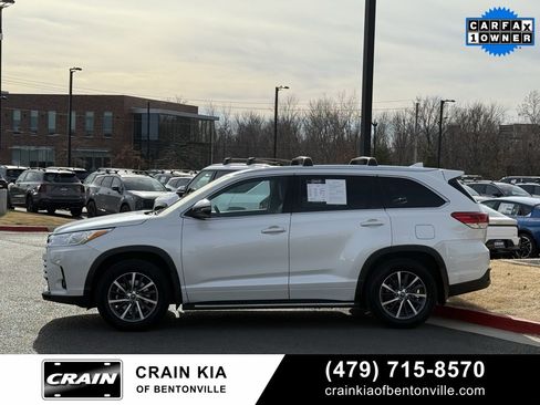 Used 2017 Toyota Highlander XLE image 4