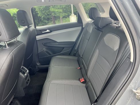 Certified 2023 Volkswagen Taos SE FWD image 29