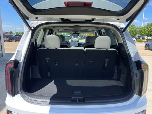 Used 2024 Kia Telluride EX w/ EX Captain's Chair Package AWD/4WD image 15