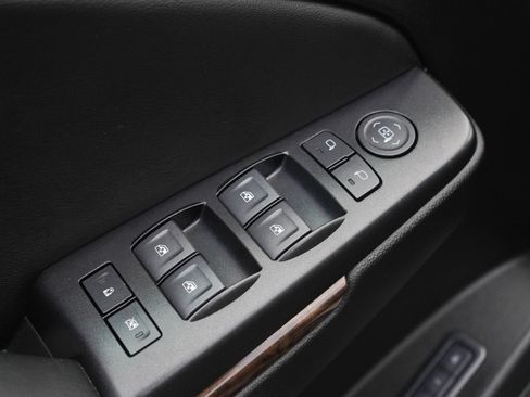 Used 2019 Chevrolet Tahoe LT w/ RST Edition AWD/4WD image 22