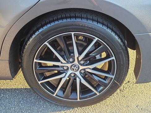 Used 2023 Toyota Camry SE image 7