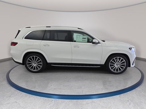 New 2026 Mercedes-Benz GLS 450 4MATIC image 4