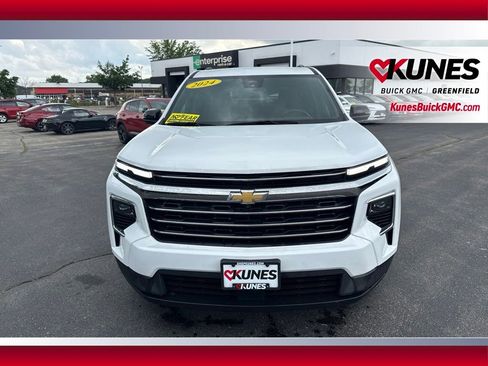 Used 2024 Chevrolet Traverse LT AWD/4WD image 17